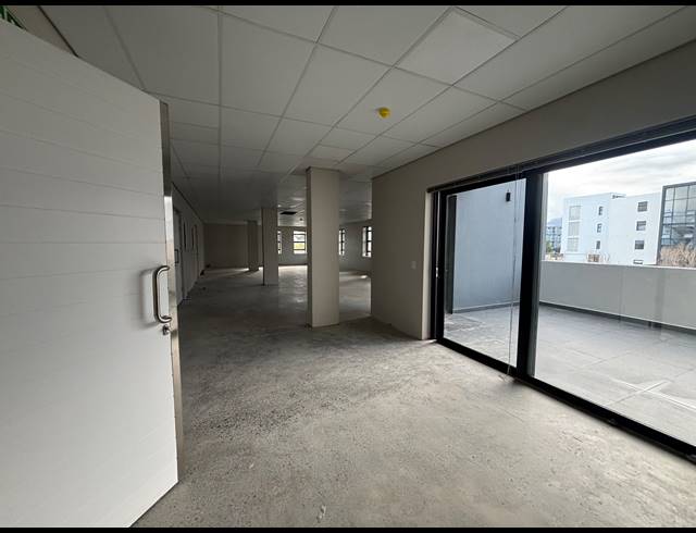 79M² MEDICAL SUITE TO LET IN PAARDEVLEI